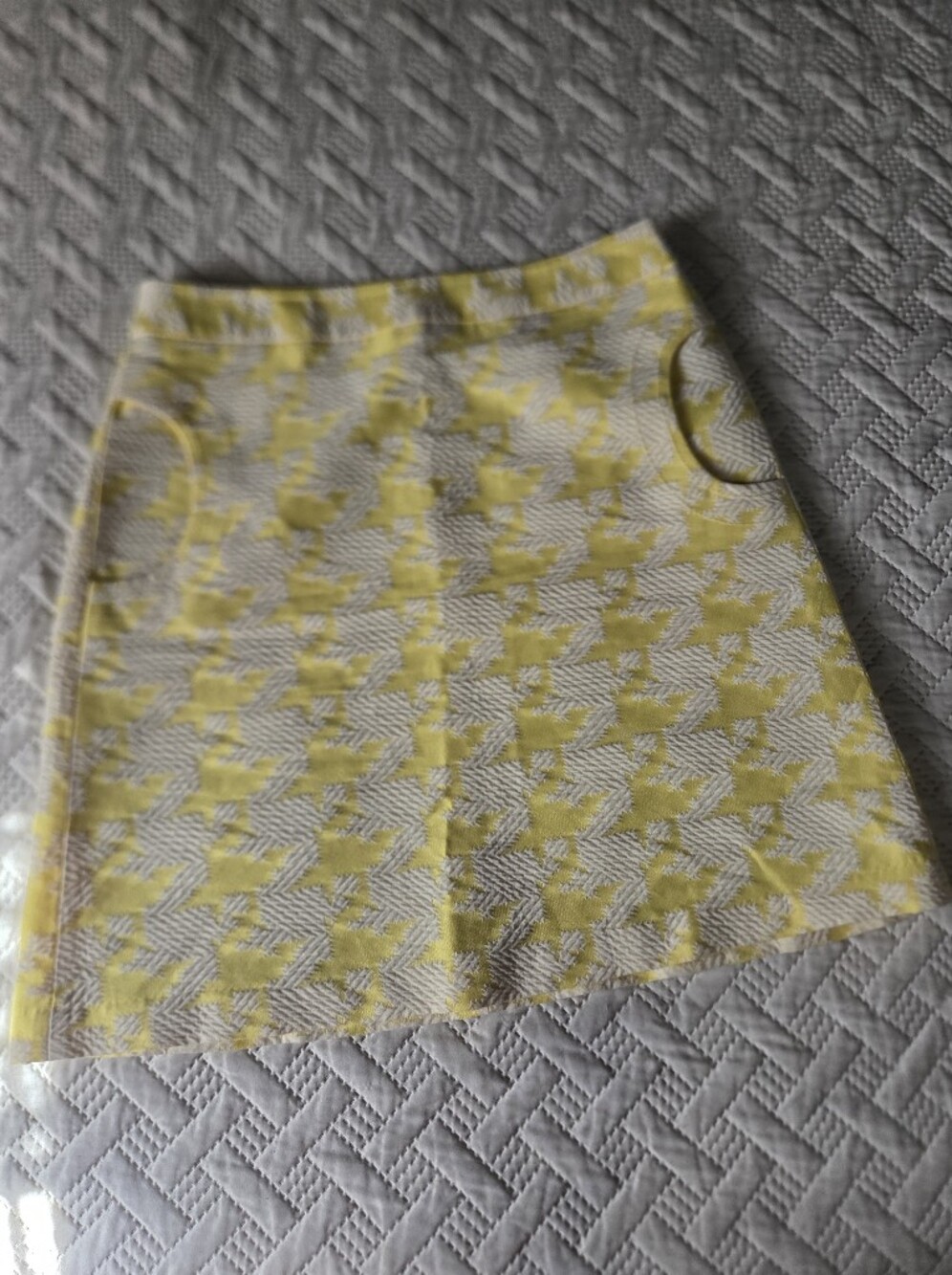 J. McLaughlin Yellow Houndstooth Mini Skirt Size 8 - Picture 2 of 5